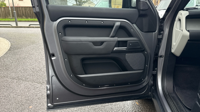 Land Rover Defender 2.0 D240 S 110 5dr Auto Diesel Estate